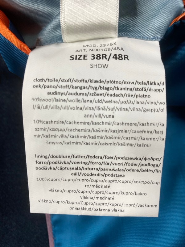 Lot 28  
            Nottingham Prem - Delivery Only 

                
PAUL SMITH MENS BUTTON JACKET.SIZE 38R/48R - Image 4