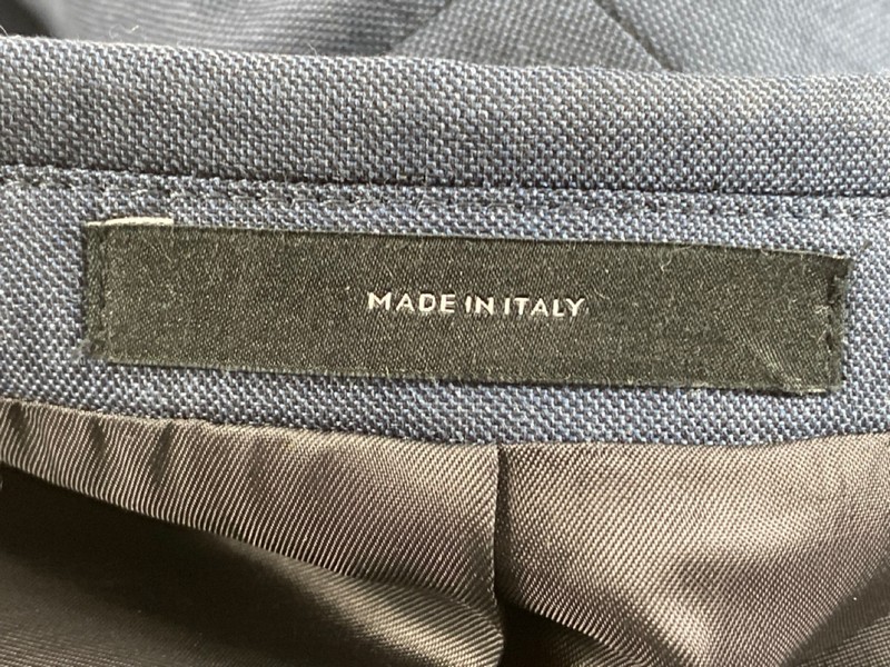 Lot 29  
            Nottingham Prem - Delivery Only 

                
PAUL SMITH MENS BUTTON JACKET.SIZE 40/6R MADE FROM 100% WOOL - Image 3