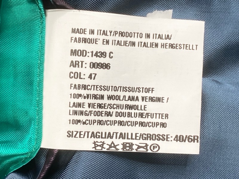 Lot 29  
            Nottingham Prem - Delivery Only 

                
PAUL SMITH MENS BUTTON JACKET.SIZE 40/6R MADE FROM 100% WOOL - Image 4