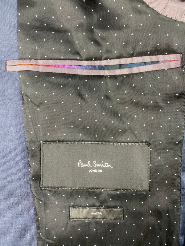 Lot 30  
            Nottingham Prem - Delivery Only 

                
PAUL SMITH MENS BUTTON JACKET.SIZE R38 MADE FROM 100% WOOL