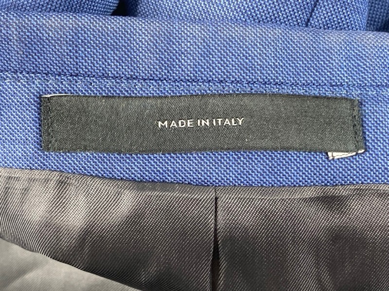 Lot 31  
            Nottingham Prem - Delivery Only 

                
PAUL SMITH MENS BUTTON JACKET.SIZE 38/6R MADE FROM 100% WOOL - Image 3