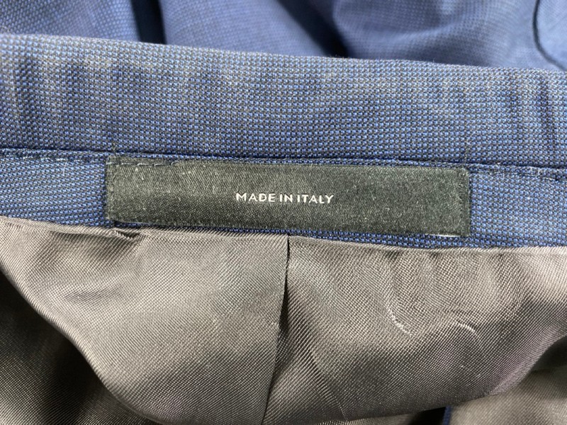 Lot 34  
            Nottingham Prem - Delivery Only 

                
PAUL SMITH MENS BUTTON JACKET.SIZE 40/50 MADE FROM 100% WOOL - Image 3