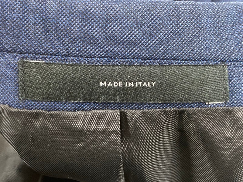 Lot 35  
            Nottingham Prem - Delivery Only 

                
PAUL SMITH MENS BUTTON JACKET.SIZE 40/50 - Image 3