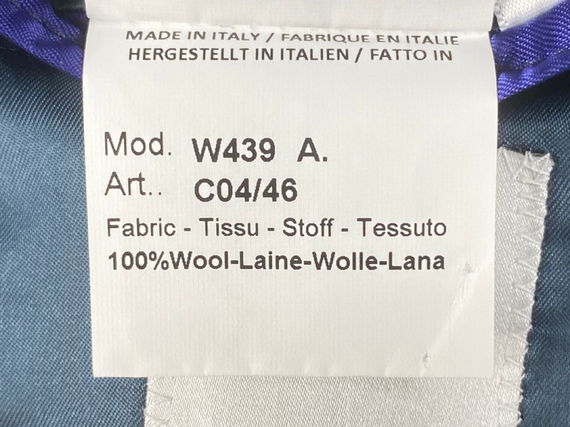 Lot 35  
            Nottingham Prem - Delivery Only 

                
PAUL SMITH MENS BUTTON JACKET.SIZE 40/50 - Image 4