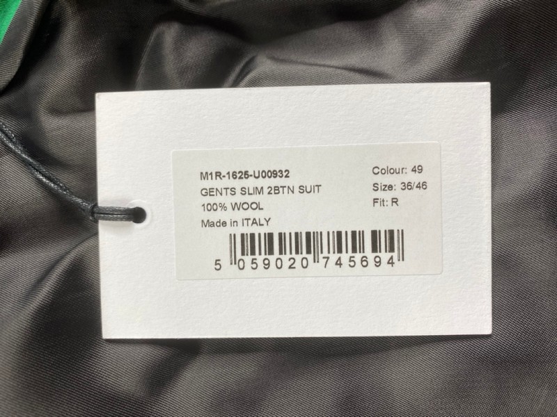 Lot 36  
            Nottingham Prem - Delivery Only 

                
PAUL SMITH MENS BUTTON JACKET.SIZE 36/46 MADE FROM 100% WOOL - Image 4