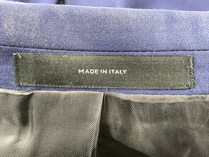 Lot 37  
            Nottingham Prem - Delivery Only 

                
PAUL SMITH MENS BUTTON JACKET.SIZE 40/50 - Image 3