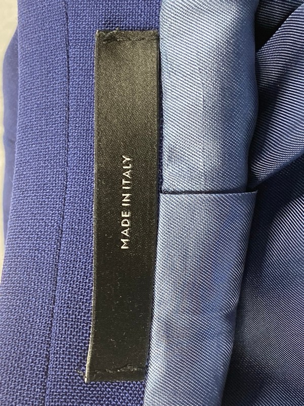 Lot 39  
            Nottingham Prem - Delivery Only 

                
PAUL SMITH MENS BUTTON JACKET.SIZE 38R/48R MADE FROM 100% WOOL - Image 3