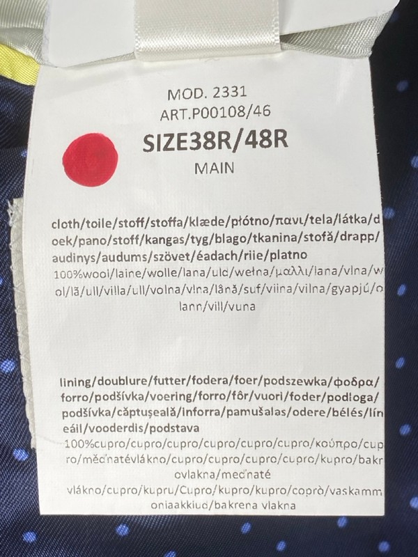 Lot 39  
            Nottingham Prem - Delivery Only 

                
PAUL SMITH MENS BUTTON JACKET.SIZE 38R/48R MADE FROM 100% WOOL - Image 4