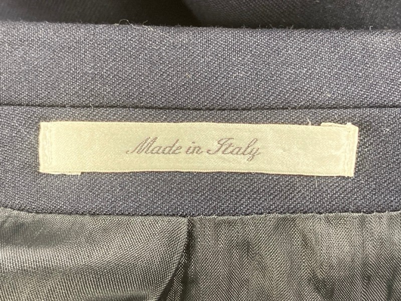 Lot 44  
            Nottingham Prem - Delivery Only 

                
PAUL SMITH MENS BUTTON JACKET.SIZE 38 - Image 3