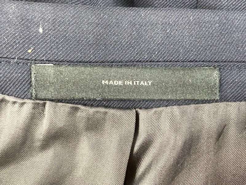 Lot 45  
            Nottingham Prem - Delivery Only 

                
PAUL SMITH MENS BUTTON JACKET.SIZE 40/50