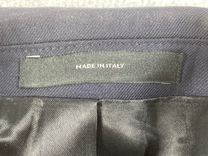 Lot 48  
            Nottingham Prem - Delivery Only 

                
PAUL SMITH MENS BUTTON JACKET.SIZE 38/6R MADE FROM 100% WOOL - Image 3