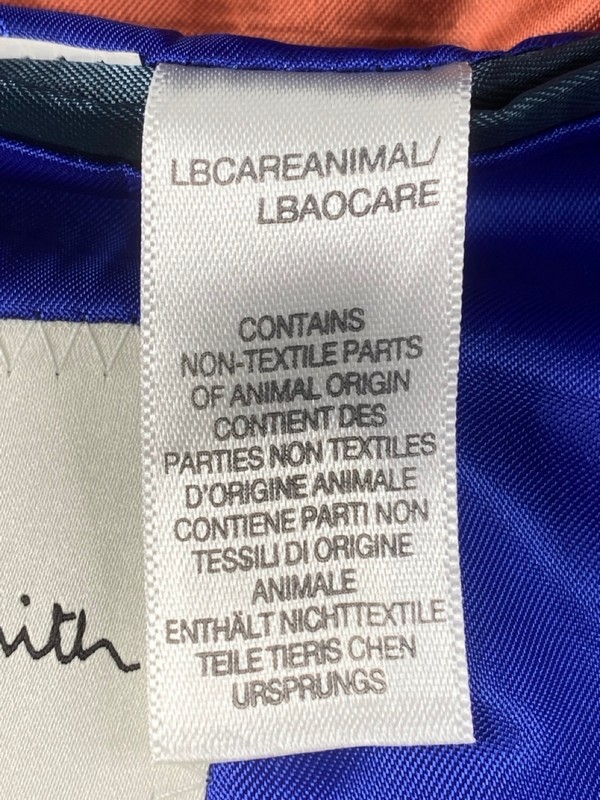 Lot 52  
            Nottingham Prem - Delivery Only 

                
PAUL SMITH MENS BUTTON JACKET.SIZE 38 - Image 4