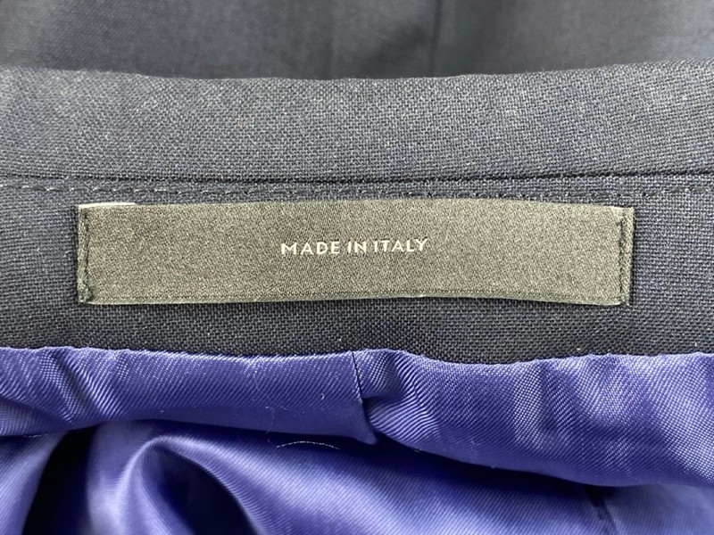 Lot 55  
            Nottingham Prem - Delivery Only 

                
PAUL SMITH MENS BUTTON JACKET.SIZE 40/50 - Image 3