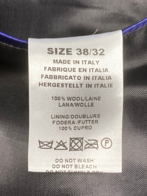 Lot 59  
            Nottingham Prem - Delivery Only 

                
PAUL SMITH MENS BUTTON JACKET.SIZE 38/32 MADE FROM 100% WOOL - Image 4