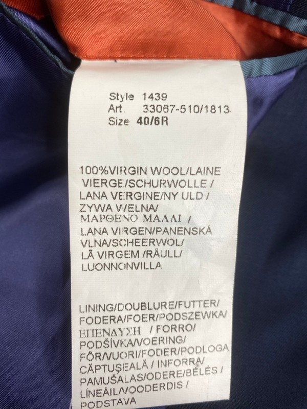 Lot 61  
            Nottingham Prem - Delivery Only 

                
PAUL SMITH MENS BUTTON JACKET.SIZE 40/6R MADE FROM 100% WOOL