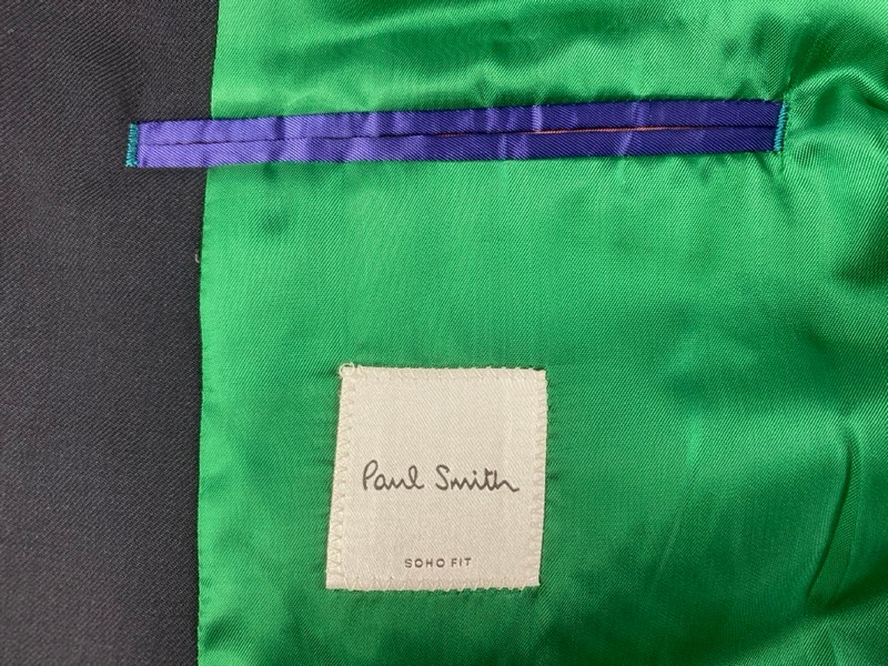 Lot 63  
            Nottingham Prem - Delivery Only 

                
PAUL SMITH MENS BUTTON JACKET.SIZE 40/50 MADE FROM 100% WOOL