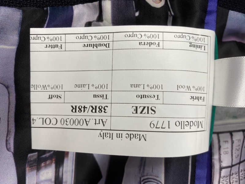 Lot 64  
            Nottingham Prem - Delivery Only 

                
PAUL SMITH MENS BUTTON JACKET.SIZE 38R/48R MADE FROM 100% WOOL - Image 4