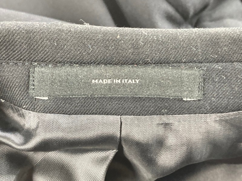 Lot 66  
            Nottingham Prem - Delivery Only 

                
PAUL SMITH MENS BUTTON JACKET.SIZE 36/6R MADE FROM 100% WOOL - Image 3