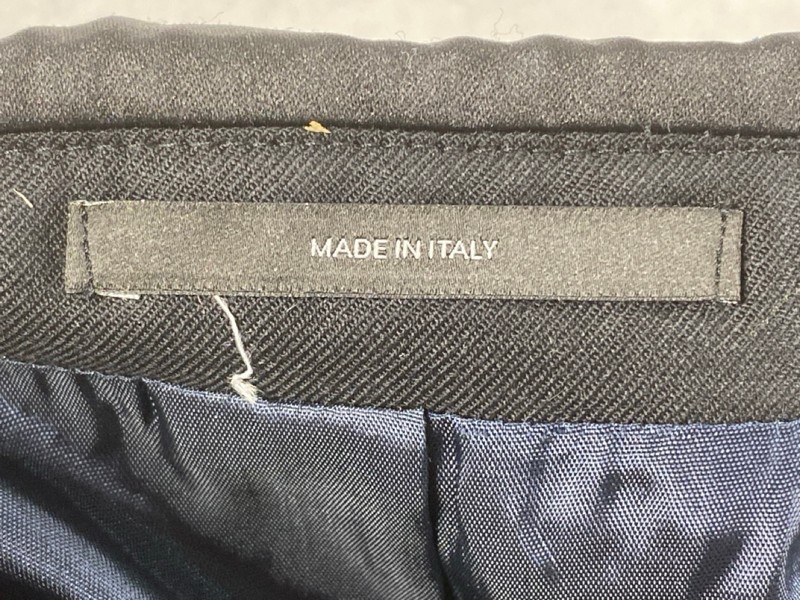 Lot 67  
            Nottingham Prem - Delivery Only 

                
PAUL SMITH MENS BUTTON JACKET.SIZE R38 MADE FROM 100% WOOL - Image 3