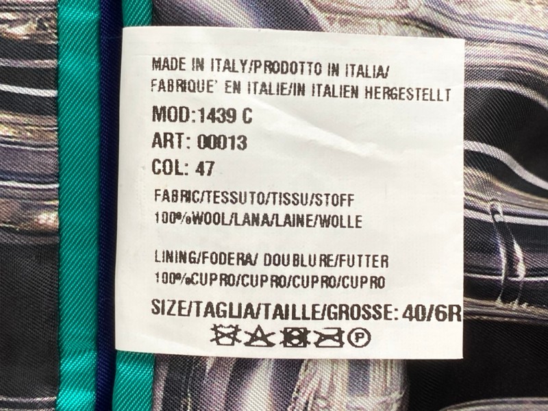 Lot 6  
            Nottingham Prem - Delivery Only 

                
PAUL SMITH MENS BUTTON JACKET.SIZE 40/6R MADE FROM 100% WOOL - Image 4