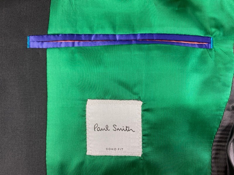 Lot 70  
            Nottingham Prem - Delivery Only 

                
PAUL SMITH MENS BUTTON JACKET.SIZE 38 - Image 2