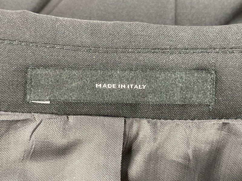 Lot 70  
            Nottingham Prem - Delivery Only 

                
PAUL SMITH MENS BUTTON JACKET.SIZE 38 - Image 3