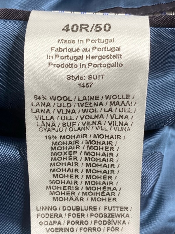 Lot 75  
            Nottingham Prem - Delivery Only 

                
PAUL SMITH MENS BUTTON JACKET.SIZE 40R/50 - Image 4