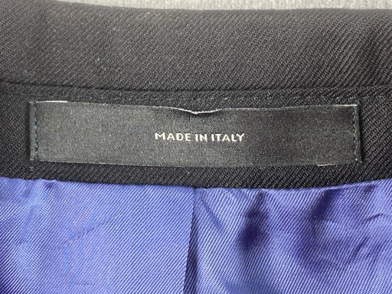 Lot 76  
            Nottingham Prem - Delivery Only 

                
PAUL SMITH MENS BUTTON JACKET.SIZE R40 MADE FROM 100% WOOL - Image 3