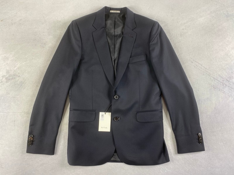 Lot 77  
            Nottingham Prem - Delivery Only 

                
PAUL SMITH MENS BUTTON JACKET.SIZE 40 MADE FROM 100% WOOL