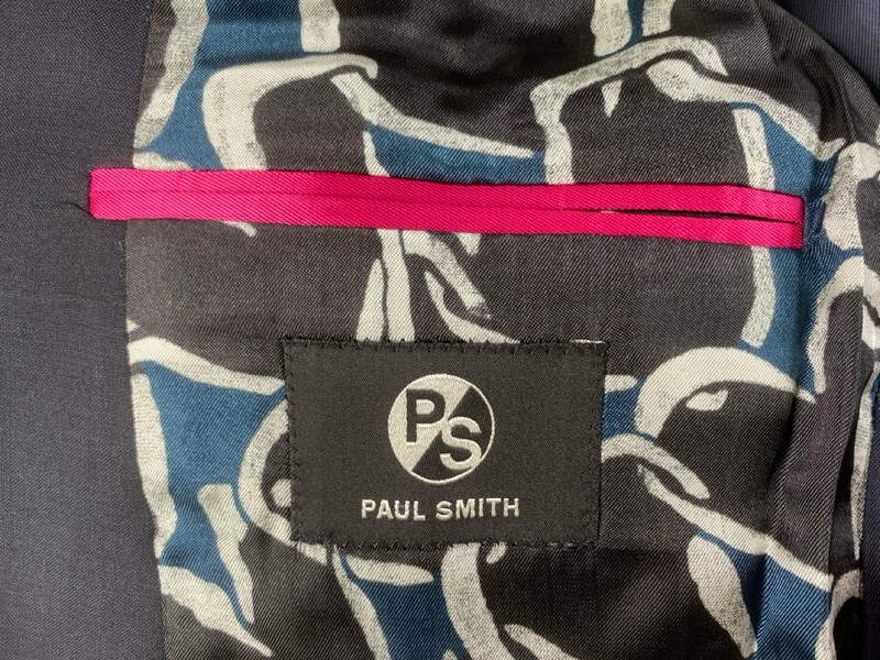 Lot 79  
            Nottingham Prem - Delivery Only 

                
PAUL SMITH MENS BUTTON JACKET.SIZE 40/50