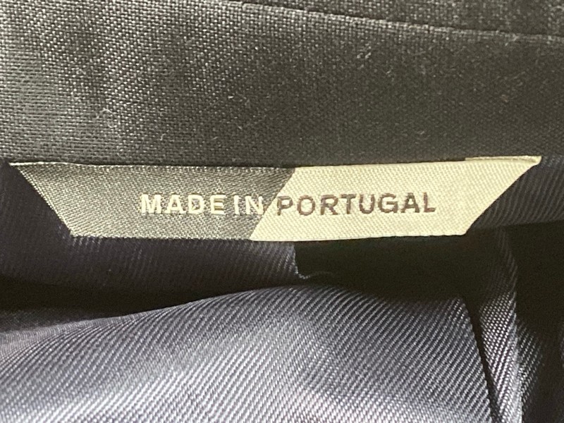 Lot 79  
            Nottingham Prem - Delivery Only 

                
PAUL SMITH MENS BUTTON JACKET.SIZE 40/50