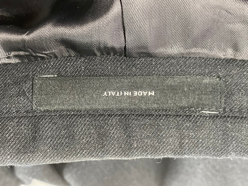 Lot 80  
            Nottingham Prem - Delivery Only 

                
PAUL SMITH MENS BUTTON JACKET.SIZE 40 - Image 4