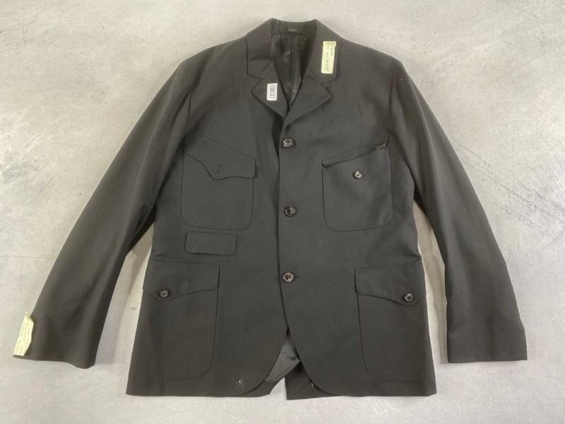 Lot 82  
            Nottingham Prem - Delivery Only 

                
PAUL SMITH MENS BUTTON JACKET.SIZE 38R/48R MADE FROM 100% WOOL