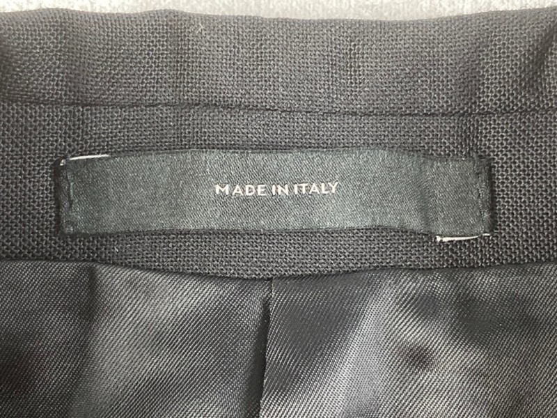 Lot 82  
            Nottingham Prem - Delivery Only 

                
PAUL SMITH MENS BUTTON JACKET.SIZE 38R/48R MADE FROM 100% WOOL - Image 3