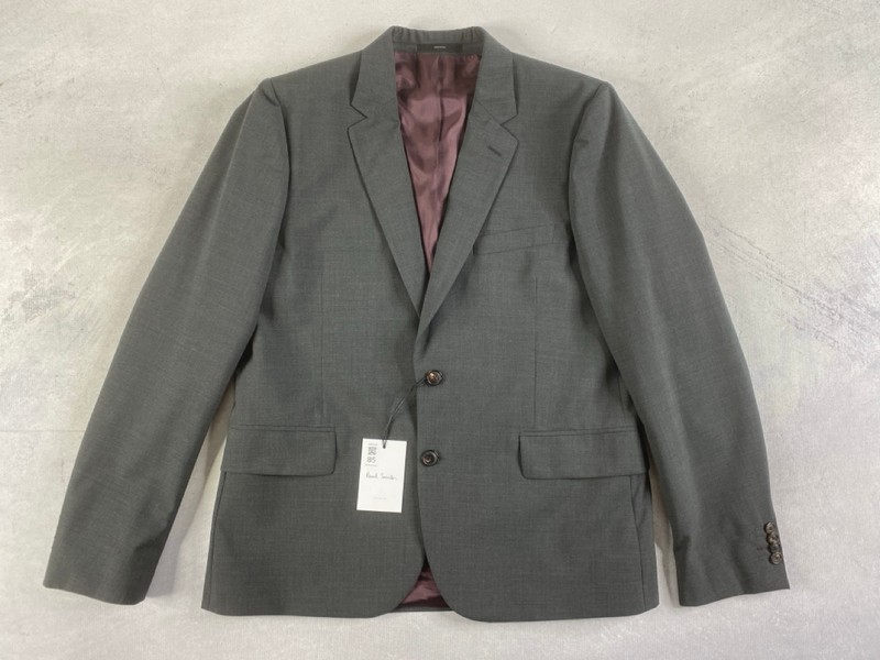 Lot 85  
            Nottingham Prem - Delivery Only 

                
PAUL SMITH MENS BUTTON JACKET.SIZE 44/54