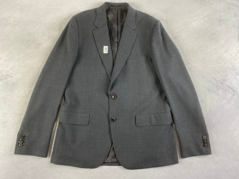 Lot 86  
            Nottingham Prem - Delivery Only 

                
PAUL SMITH MENS BUTTON JACKET.SIZE 40 MADE FROM 100% WOOL