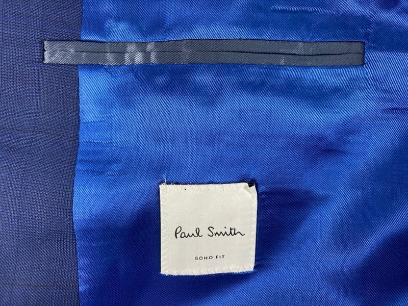 Lot 8  
            Nottingham Prem - Delivery Only 

                
PAUL SMITH MENS BUTTON JACKET.SIZE 40/50 MADE FROM 100% WOOL