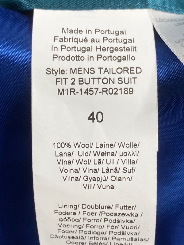 Lot 8  
            Nottingham Prem - Delivery Only 

                
PAUL SMITH MENS BUTTON JACKET.SIZE 40/50 MADE FROM 100% WOOL