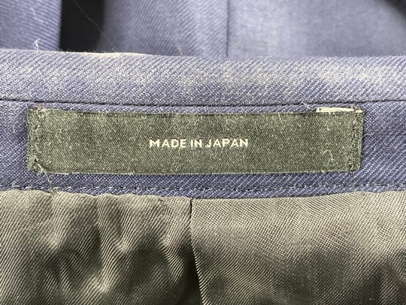 Lot 90  
            Nottingham Prem - Delivery Only 

                
PAUL SMITH MENS BUTTON JACKET.SIZE 38 - Image 3