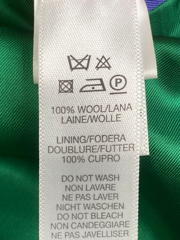 Lot 90  
            Nottingham Prem - Delivery Only 

                
PAUL SMITH MENS BUTTON JACKET.SIZE 38 - Image 4