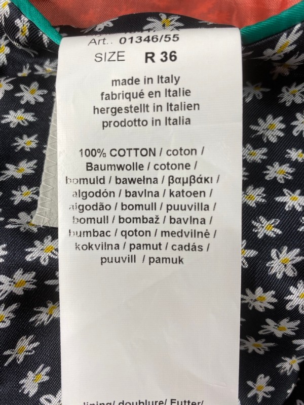 Lot 93  
            Nottingham Prem - Delivery Only 

                
PAUL SMITH MENS BUTTON JACKET.SIZE R36 MADE FROM 100% COTTON - Image 4