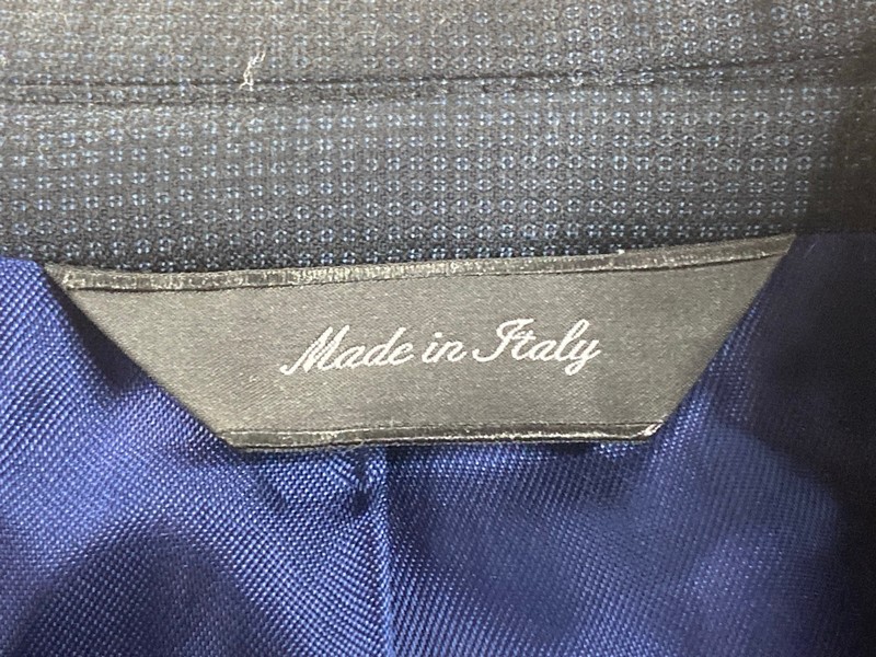 Lot 94  
            Nottingham Prem - Delivery Only 

                
PAUL SMITH MENS BUTTON JACKET.SIZE 36/46 - Image 3