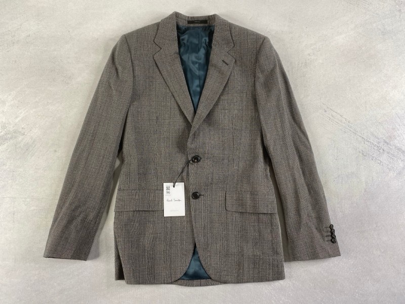 Lot 96  
            Nottingham Prem - Delivery Only 

                
PAUL SMITH MENS BUTTON JACKET.SIZE 36/46
