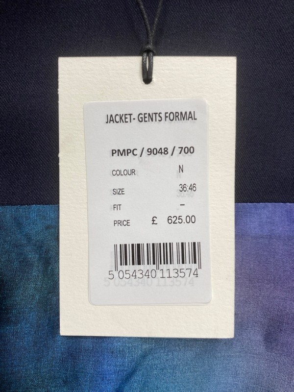 Lot 99  
            Nottingham Prem - Delivery Only 

                
PAUL SMITH MENS BUTTON JACKET.SIZE 36/46 - Image 4