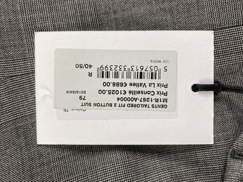 Lot 9  
            Nottingham Prem - Delivery Only 

                
PAUL SMITH MENS BUTTON JACKET.SIZE 40/50 MADE FROM 100% WOOL