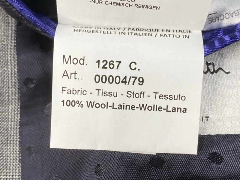 Lot 9  
            Nottingham Prem - Delivery Only 

                
PAUL SMITH MENS BUTTON JACKET.SIZE 40/50 MADE FROM 100% WOOL