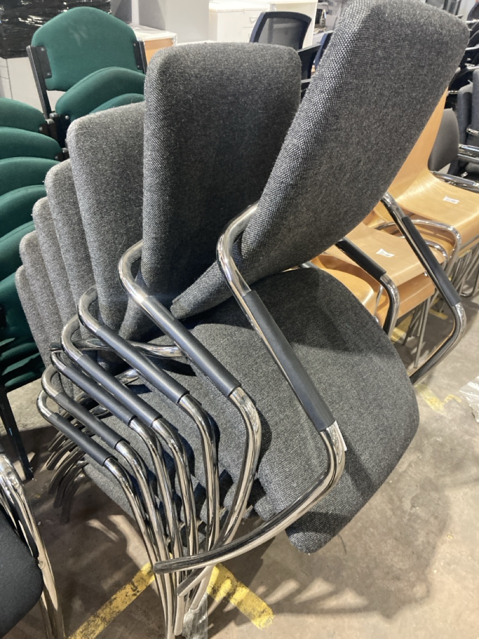Lot 100  
            Birmingham - Collection Only 

                
7 X GREY OFFICE CHAIRS