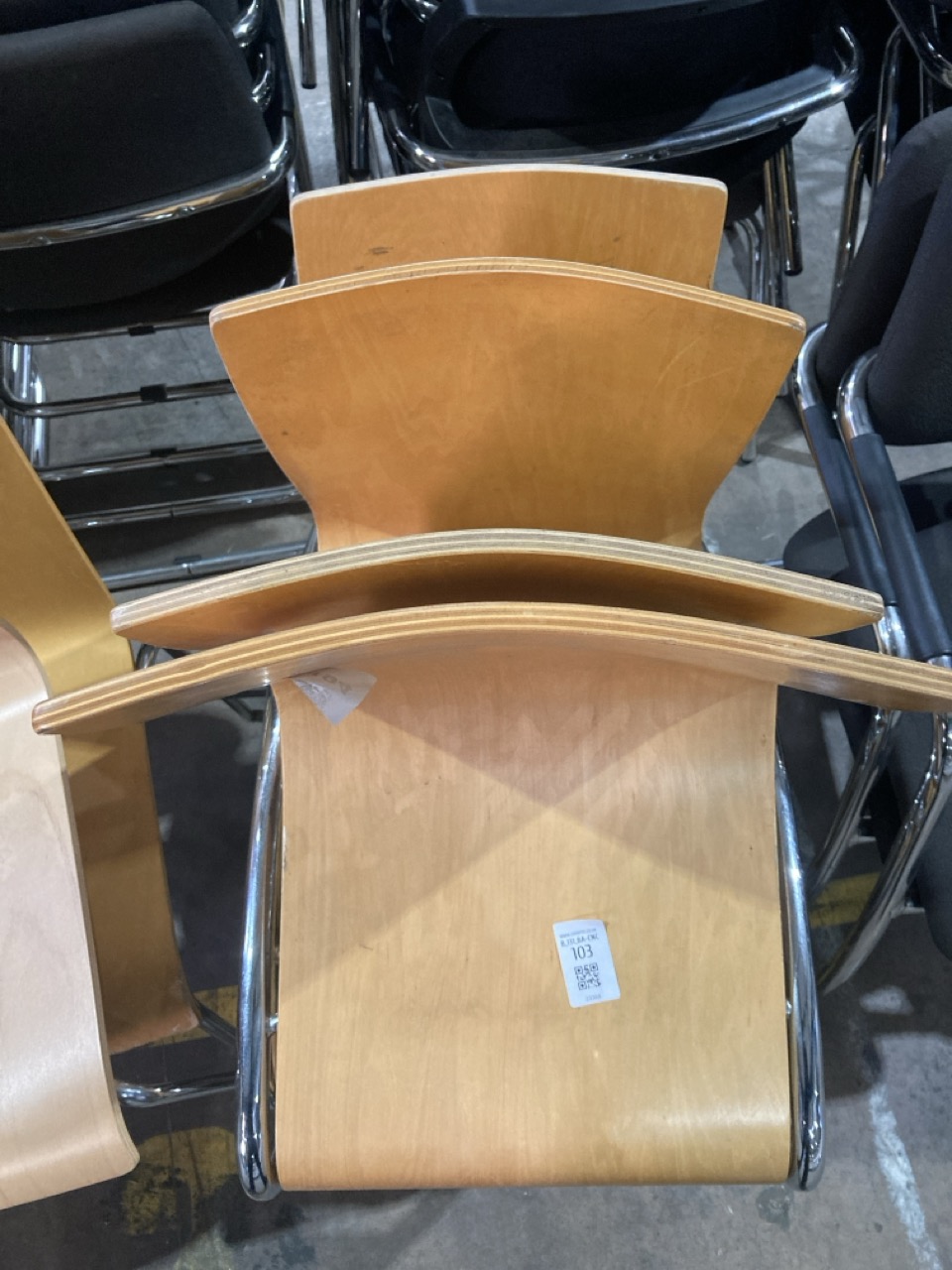 Lot 103  
            Birmingham - Collection Only 

                
4 X WOODEN CHAIRS