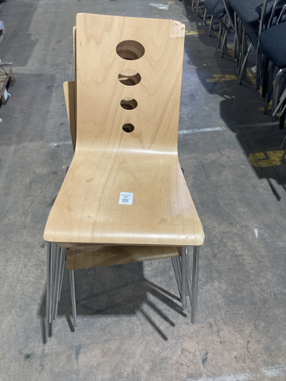 Lot 110  
            Birmingham - Collection Only 

                
5 X WOODEN CHAIRS