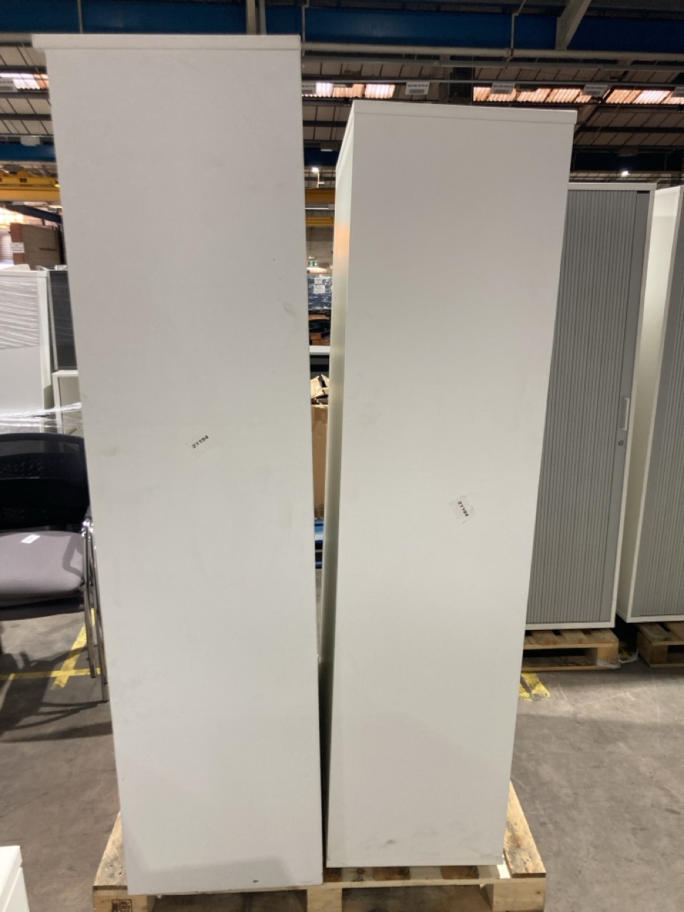 Lot 117  
            Birmingham - Collection Only 

                
2 X STORAGE CABINETS